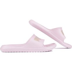 Klapki damskie Puma Divecat v2. Czerwone klapki damskie Puma, bez wzorów, sportowe, bez obcasa, bez zapięcia. Za 126.92 zł.