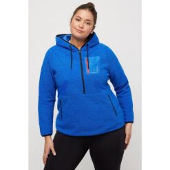 Damskie Polarowa bluza nadrukowane współrzędne zasuwane kieszenie długie rękawy. Niebieskie bluzy damskie Ulla Popken, na zimę, plus size, bez wzorów, z materiału, sportowe, bez ramiączek, bez kaptura. Za 279.99 zł.