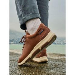 Buty Damskie TBS Jazzrun. Brązowe obuwie sportowe damskie TBS, bez wzorów, bez zapięcia. Za 539.00 zł.