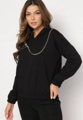 Czarna Bawełniana Bluza z Kapturem z Ozdobnym Łańcuszkiem i Suwakiem Cielo. Czarne bluzy damskie Born2be, bez wzorów, z bawełny, casualowe, bez ramiączek, z kapturem. Za 79.99 zł.
