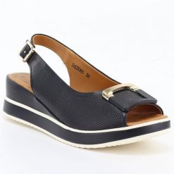 Skórzane sandały damskie na koturnie czarne Artiker 58C0086. Czarne sandały damskie Artiker, bez wzorów, ze skóry, bez obcasa, na koturnie, bez zapięcia. Za 239.99 zł.