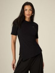 4F T-shirt regular gładki damski - czarny S. Czarne t-shirty damskie 4F, s, bez wzorów, z bawełny, klasyczne, bez kołnierzyka, bez ramiączek. Za 79.99 zł.