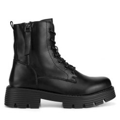 Botki DeeZee. Czarne botki damskie DeeZee, bez wzorów, bez obcasa, na płaskiej podeszwie, bez zapięcia. Za 179.99 zł.