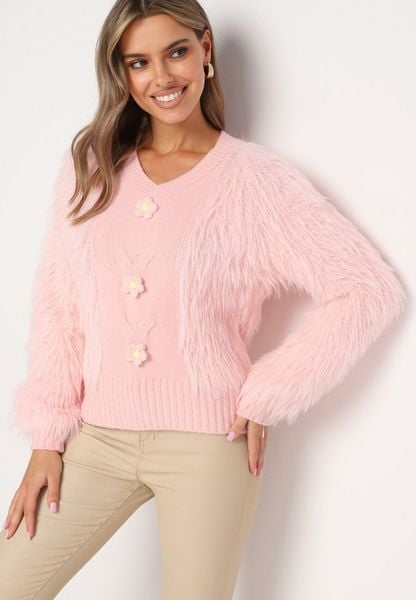 Różowy Sweter Futrzany z Ozdobnymi Aplikacjami Kwiatkami i Dodatkiem Wełny Merilinas. Czerwone swetry nierozpinane damskie Born2be, z aplikacjami, z futra, biznesowe, bez kołnierzyka, bez ramiączek. Za 69.99 zł.