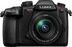 Panasonic LUMIX DC-GH5 Mark II + LUMIX G 12-60mm f/3.5-5.6. Aparaty bezlusterkowce PANASONIC. Za 6,999.00 zł.