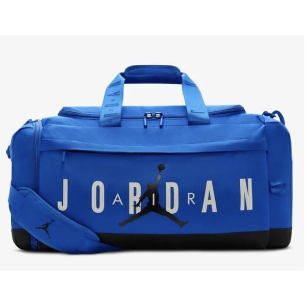 Torba sportowa Air Jordan Jam Velocity Duffle Sport Bag Blue MM0920-BB7. Niebieskie torby sportowe męskie Jordan, bez wzorów. Za 286.35 zł.