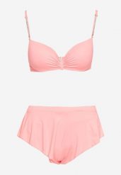 Jasnoróżowe Bikini Góra z Regulowanymi Ramiączkami Ozdobionymi Cyrkoniami z Elastycznym Dołem w Zestawie Spodenki Kąpielowe z Gumką w Pasie Quilalia. Czerwone bikini Born2be, z aplikacjami. Za 49.99 zł.