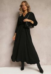 Czarna Kopertowa Sukienka z Gumką i Paskiem w Talii Zdobiona Plisowaniem Kaylina. Czarne sukienki damskie Renee, l, z aplikacjami, bez kołnierzyka, plus size, bez ramiączek, maxi, kopertowe. Za 79.99 zł.