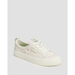 Trampki ze skóry zamszowej Cariuma OCA Suede Smoke White Embroidered. Białe trampki i tenisówki damskie CARIUMA, bez wzorów, ze skóry, bez zapięcia. W wyprzedaży za 338.25 zł.