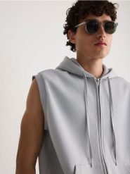 Okulary przeciwsłoneczne - jasnoszary. Szare okulary przeciwsłoneczne damskie Reserved. W wyprzedaży za 39.99 zł.