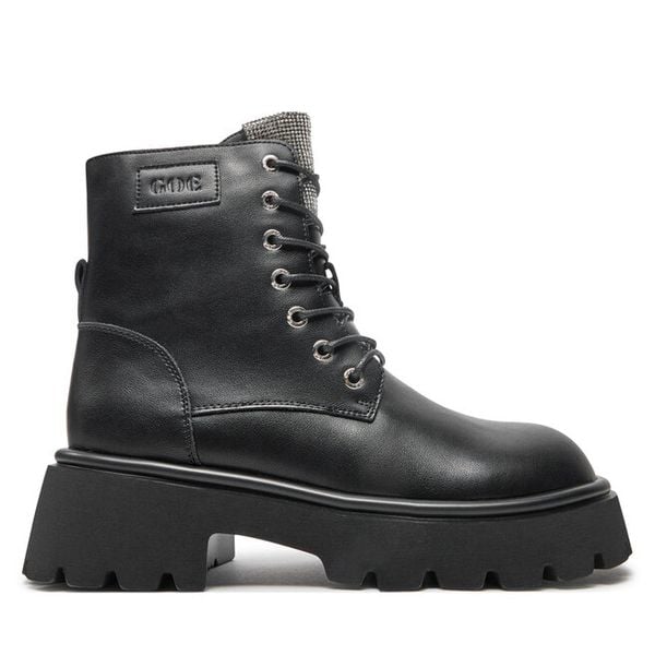 Trapery GOE. Czarne trapery damskie GOE, bez zapięcia. Za 289.99 zł.