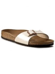 Birkenstock Klapki Madrid 0940153 Beżowy. Brązowe klapki damskie Birkenstock, bez wzorów, ze skóry, bez obcasa, bez zapięcia. Za 399.99 zł.