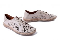 MANITU 840133-08 beige, półbuty damskie. Brązowe półbuty damskie Manitu, na lato, w ażurowe wzory, ze skóry, bez obcasa, bez zapięcia. Za 255.92 zł.