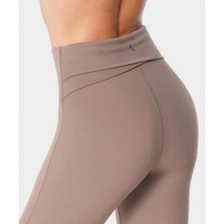 Legginsy sportowe dla kobiet z kopertowym tyłem Carpatree Balletcore. Szare legginsy damskie Carpatree, bez wzorów, z podwyższonym stanem, na fitness i siłownię. W wyprzedaży za 186.99 zł.
