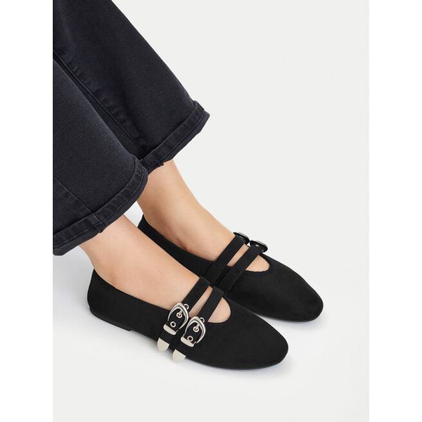 Baleriny DeeZee. Czarne balerinki damskie DeeZee, bez wzorów, bez obcasa, bez zapięcia. Za 129.99 zł.