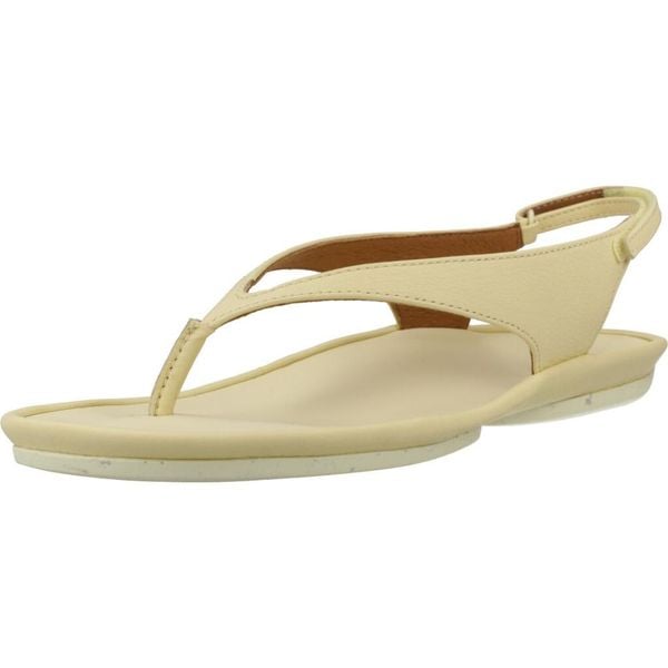 Sandały CAMPER SELLA Żółty. Żółte sandały damskie Camper, bez wzorów, z materiału, bez obcasa, bez zapięcia. Za 546.99 zł.