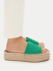 Calvin Klein Klapki Ebeth HW0HW02894 Zielony. Zielone klapki damskie Calvin Klein, bez wzorów, z materiału, bez obcasa, bez zapięcia. Za 233.99 zł.