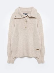 Sweter damski z rozpinanym golfem beżowy Pulina 801. Brązowe swetry nierozpinane damskie BIG STAR, l, bez wzorów, z jeansu, retro, bez kołnierzyka, bez ramiączek. W wyprzedaży za 199.99 zł.