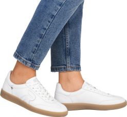 Skórzane półbuty trampki damskie białe Rieker W2200 39. Białe trampki i tenisówki damskie Rieker, bez wzorów, bez zapięcia. Za 347.11 zł.