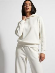 Bluza z kapturem i kieszenią - kremowy. Białe bluzy damskie Sinsay, l, bez wzorów, bez ramiączek, z kapturem. W wyprzedaży za 19.99 zł.