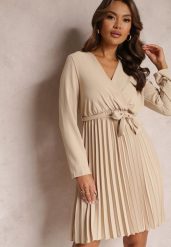 Beżowa Sukienka Plisowana z Materiałowym Paskiem Jaresa. Brązowe sukienki damskie Renee, na imprezę, m, bez wzorów, z materiału, eleganckie, bez kołnierzyka, bez ramiączek, mini. Za 79.99 zł.