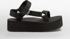 Teva Sandały damskie Flatform Universal czarne r. 41 (1008844). Czarne sandały damskie Teva, bez wzorów, bez obcasa, bez zapięcia. Za 244.17 zł.