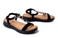 Artiker Relaks 58C0007 Czarny, sandały damskie. Czarne sandały damskie Artiker Relaks, bez wzorów, bez obcasa, na koturnie, bez zapięcia. Za 164.90 zł.