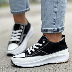 Czarne sportowe buty damskie, trampki McKeylor 13562. Czarne obuwie sportowe damskie McKeylor, bez wzorów, ze skóry, bez zapięcia. Za 99.00 zł.