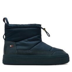 Śniegowce Tommy Hilfiger. Niebieskie śniegowce damskie Tommy Hilfiger, z nylonu, bez zapięcia. Za 699.99 zł.