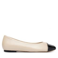 Baleriny Caprice. Brązowe balerinki damskie Caprice, bez wzorów, bez obcasa, bez zapięcia. Za 329.99 zł.