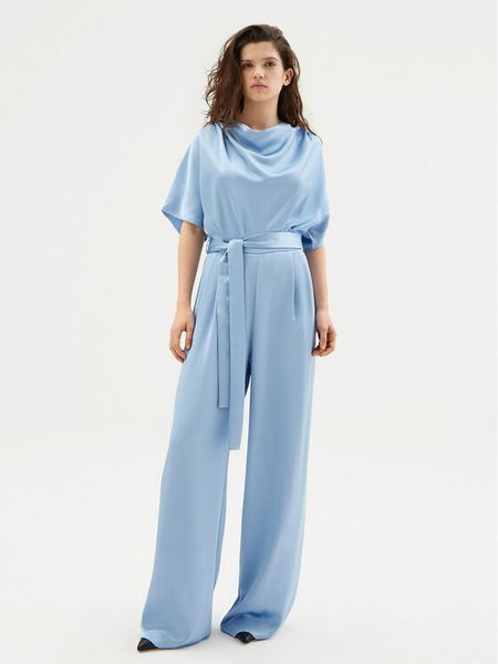 HUGO Kombinezon Kasmina-1 50529962 Błękitny Regular Fit. Niebieskie sukienki damskie Hugo, bez wzorów, z syntetyku, bez kołnierzyka, bez ramiączek. Za 579.99 zł.