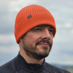 Czapka 100% Wełny Merino Fisherman Orange. Brązowe czapki damskie WOOLONA, bez wzorów, z wełny. W wyprzedaży za 93.60 zł.