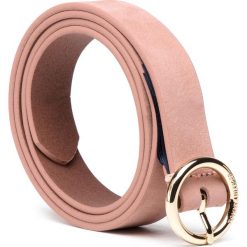 Pasek Damski TOMMY HILFIGER - Round Buckle Nubuck Belt 2.5 AW0AW06545 521. Czerwone paski damskie Tommy Hilfiger, bez wzorów, z nubiku. W wyprzedaży za 119.00 zł.