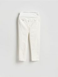 Jeansy mom fit - biały. Białe jeansy damskie Reserved, bez wzorów, z bawełny. Za 159.99 zł.