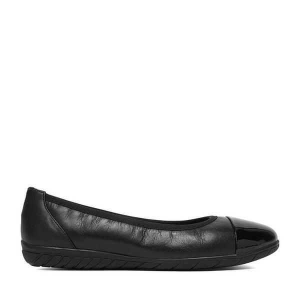 Baleriny Lasocki. Czarne balerinki damskie Lasocki, bez wzorów, bez obcasa, bez zapięcia. Za 99.99 zł.