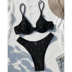 Strój kąpielowy dwuczęściowy z regulowanymi ramiączkami błyszczący plażowy Alina. Czarne bikini Intica, bez wzorów, z materiału. Za 139.00 zł.
