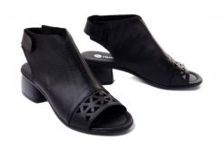 RIEKER REMONTE R8772-00 black, sandały damskie. Czarne sandały damskie Rieker Remonte, bez wzorów, ze skóry, bez obcasa, na obcasie, bez zapięcia. Za 303.92 zł.