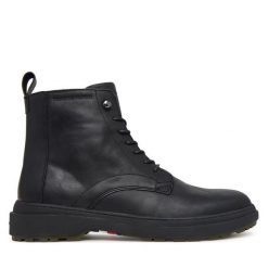 Trzewiki Tommy Hilfiger. Czarne botki męskie Tommy Hilfiger, bez wzorów, bez obcasa, bez zapięcia. Za 749.99 zł.