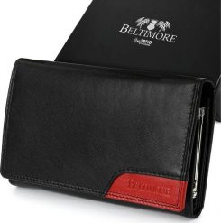 Beltimore Damski skórzany portfel duży poziomy z biglem RFiD czarny BELTIMORE 038. Czarne portfele damskie Beltimore. Za 69.99 zł.