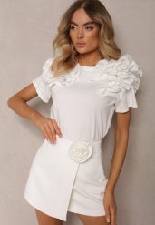 Biały T-shirt z Bawełny Ozdobiony Bufiastymi Falbankami Kandrra. Białe t-shirty damskie Renee, l, bez wzorów, z bawełny, bez kołnierzyka, bez ramiączek. Za 74.99 zł.