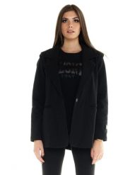 Damska marynarka sportowa Leone Blackout. Czarne marynarki i żakiety damskie LEONE 1947 APPAREL, bez wzorów, z bawełny, sportowe, bez kołnierzyka, bez ramiączek. Za 168.36 zł.