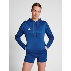 Bluza do piłki ręcznej damska Hummel Core XK z kapturem. Niebieskie bluzy damskie Hummel, l, bez wzorów, sportowe, bez ramiączek, z kapturem. Za 191.00 zł.