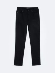 Jeansy damskie slim z wysokim stanem czarne Kitty High Waist 915. Czarne jeansy damskie BIG STAR, bez wzorów, z jeansu, biznesowe, z podwyższonym stanem. W wyprzedaży za 279.99 zł.