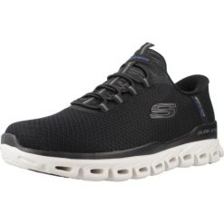 Buty SKECHERS SLIP-INS 233010S SUMMITS Czarny. Czarne buty zimowe męskie Skechers, bez wzorów, z tkaniny, bez obcasa, bez zapięcia. Za 390.00 zł.