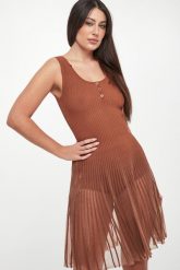 Sukienka z ażurowej dziany ELISABETTA FRANCHI. Sukienki damskie Elisabetta Franchi, w ażurowe wzory, bez kołnierzyka, bez ramiączek. Za 1,659.00 zł.