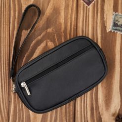 Saszetka męska skórzana do paska lub do ręki czarna Abruzzo ABR-39. Czarne saszetki i nerki męskie ze skóry, do ręki. Za 79.00 zł.