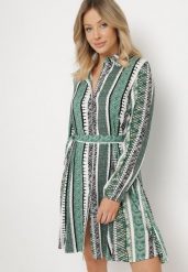 Zielona Sukienka Koszulowa z Wiskozy Rozkloszowana z Materiałowym Paskiem Sigina. Zielone sukienki damskie Born2be, do pracy, m, bez wzorów, z jeansu, biznesowe, bez kołnierzyka, bez ramiączek, mini, koszulowe. Za 79.99 zł.