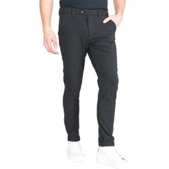 Jack & Jones Marco Spodnie Czarny. Czarne spodnie sportowe męskie Jack & Jones, bez wzorów, z dresówki. Za 264.95 zł.
