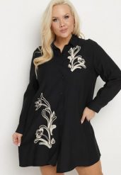 Czarna Koszulowa Sukienka z Wiskozy Zdobiona Kwiatowym Haftem Nalilsa. Czarne sukienki damskie Born2be, na co dzień, plus size, z aplikacjami, z wiskozy, eleganckie, bez kołnierzyka, plus size, bez ramiączek, mini, koszulowe. Za 89.99 zł.
