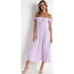 Fioletowa Sukienka Midi z Dekoltem Carmen i Bufiastymi Rękawkami Amarhis. Fioletowe sukienki damskie Born2be, na co dzień, m, bez wzorów, eleganckie, bez kołnierzyka, bez ramiączek, midi, proste. Za 59.99 zł.